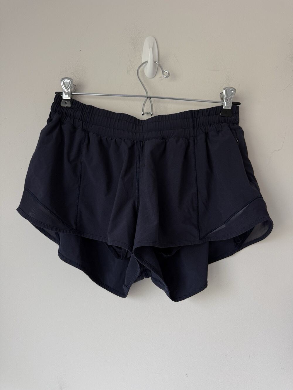 Lululemon Hotty Hot Mid-Rise Lined Short 2.5" Navy Blue Size 10